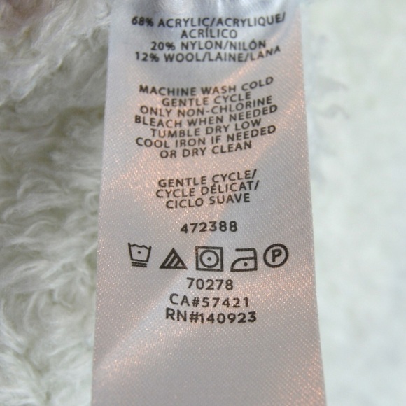 Lou & Grey Boxy Soft Fuzzy Round Neck White Pullover Long Sleeve Sweater, Large - Picture 4 of 6